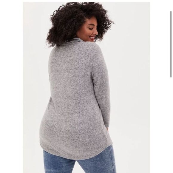Torrid Size 2X Super Soft Plush Light Grey Cowl Neck Tunic Sweatshirt - Picture 2 of 7